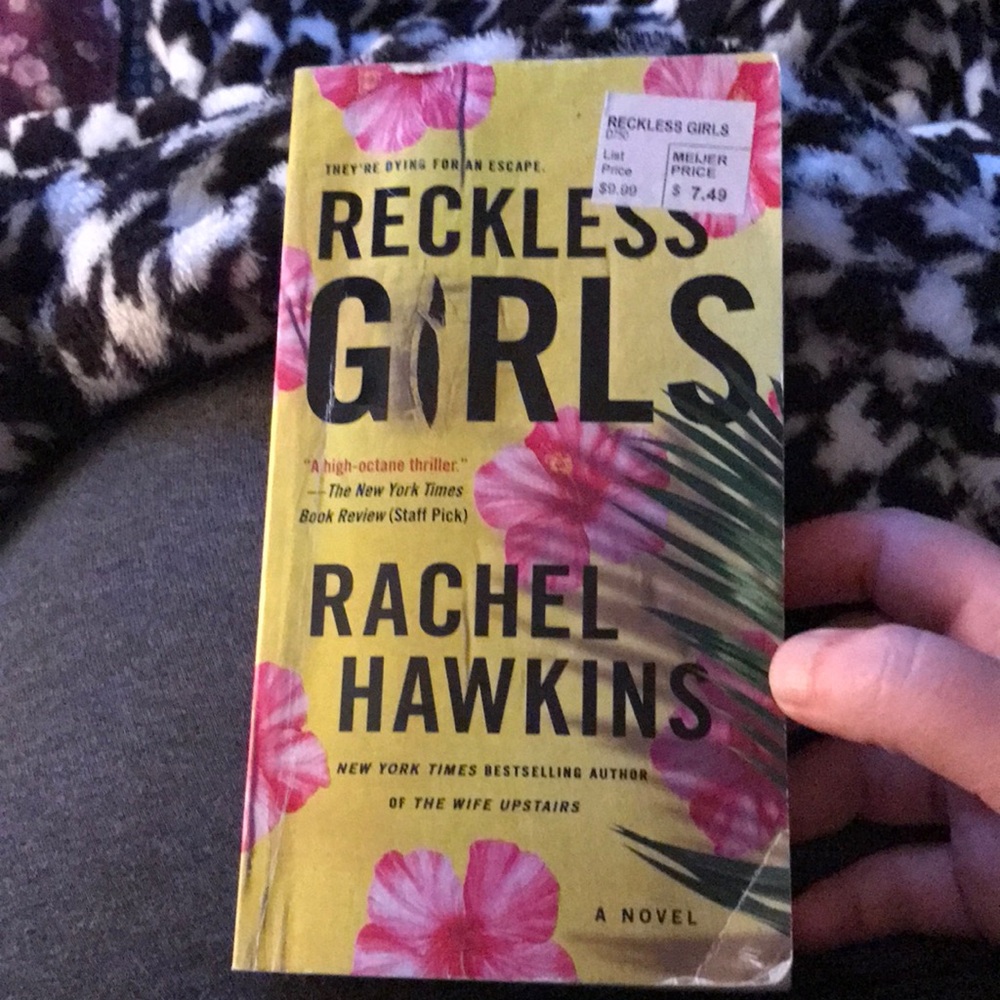 ❤️ Reckless Girls by Rachel Hawkins - Yellow Floral Paperback